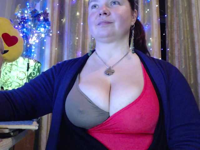 VIPLLLaraVIP's BongaCams show and profile