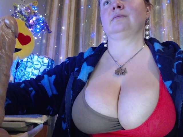 le modèle VIPLLLaraVIP est en webcam porno dans un show sur le site bongacams, il possède les tags suivants: White/Caucasian,Brunette,Hairy