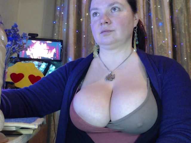 VIPLLLaraVIP's BongaCams show and profile
