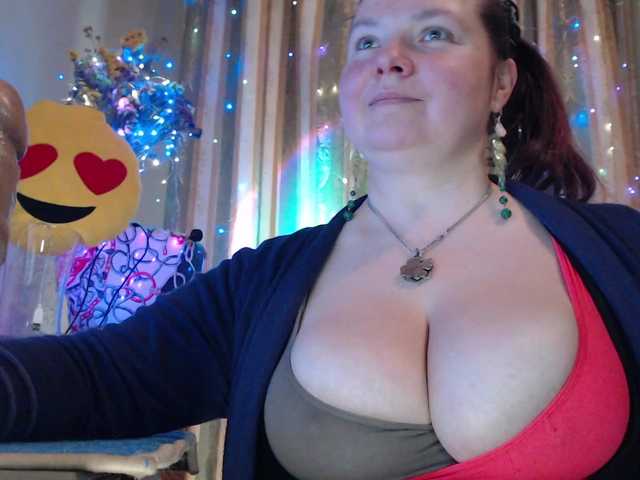 VIPLLLaraVIP's BongaCams show and profile