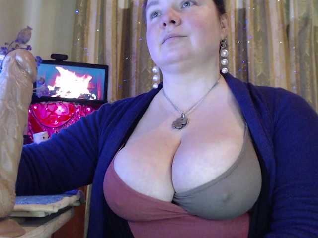 VIPLLLaraVIP's BongaCams show and profile