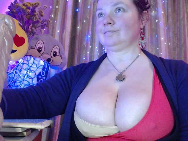 VIPLLLaraVIP's BongaCams show and profile