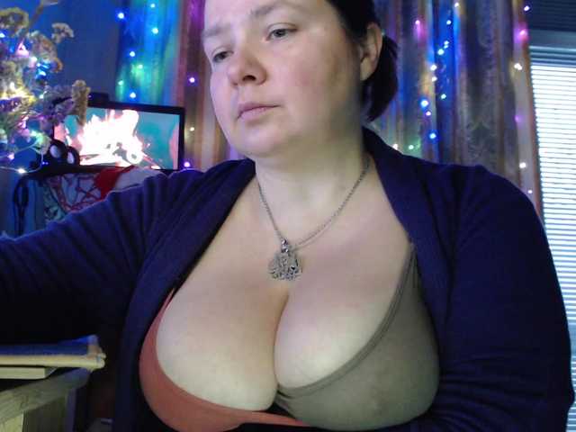 VIPLLLaraVIP's BongaCams show and profile