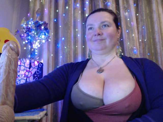 VIPLLLaraVIP's BongaCams show and profile