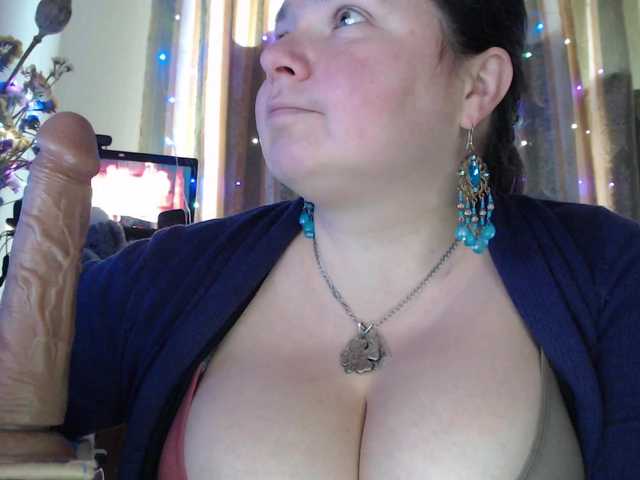 VIPLLLaraVIP's BongaCams show and profile