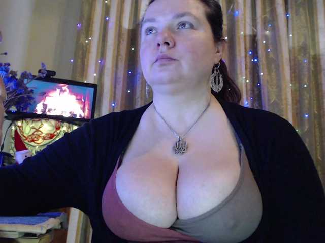 VIPLLLaraVIP's BongaCams show and profile