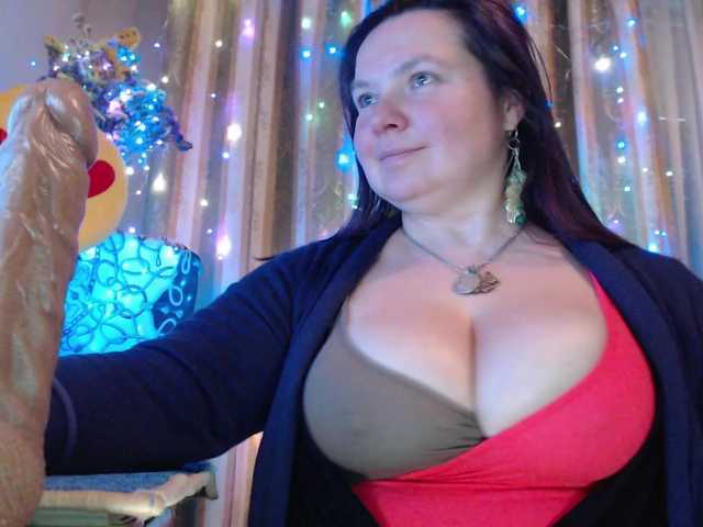 le modèle VIPLLLaraVIP est en webcam porno dans un show sur le site bongacams, il possède les tags suivants: White/Caucasian,Brunette,Hairy