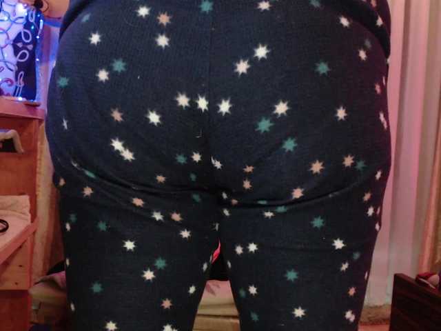 VIPLLLaraVIP's BongaCams show and profile