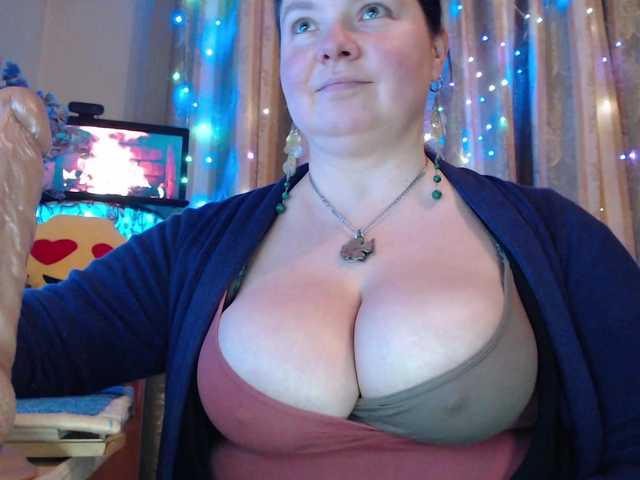 VIPLLLaraVIP's BongaCams show and profile