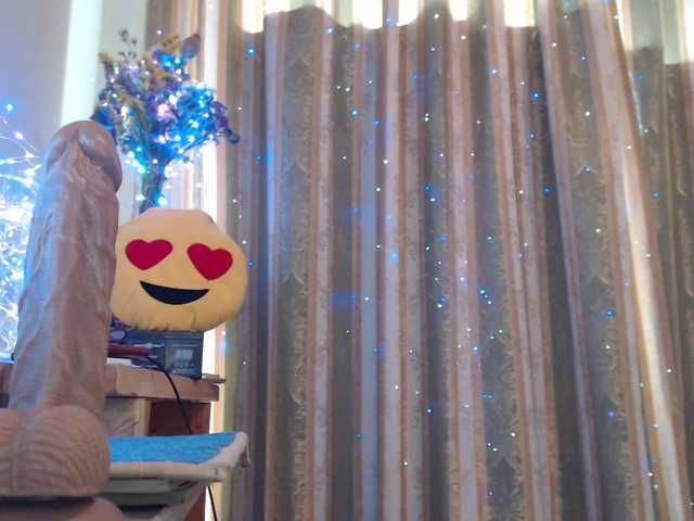 VIPLLLaraVIP's BongaCams show and profile