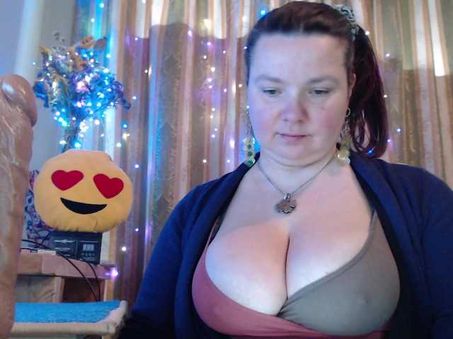 VIPLLLaraVIP's BongaCams show and profile