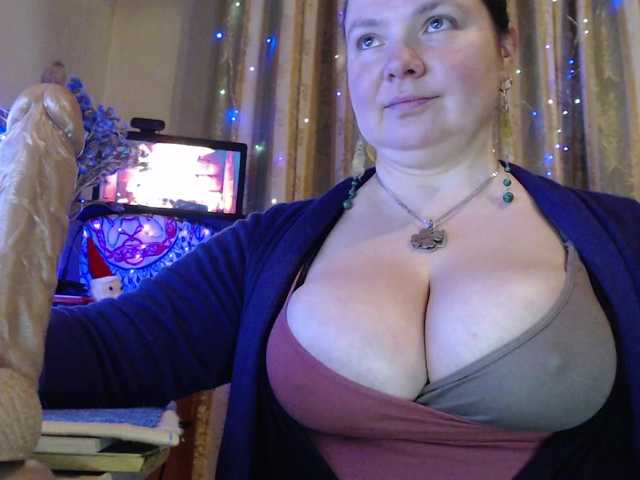 VIPLLLaraVIP's BongaCams show and profile