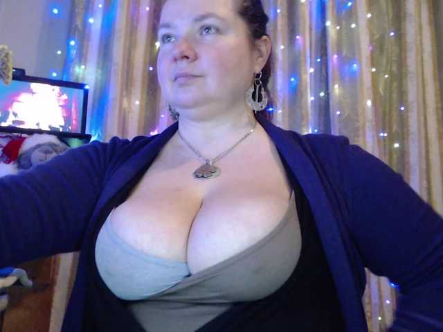 VIPLLLaraVIP's BongaCams show and profile