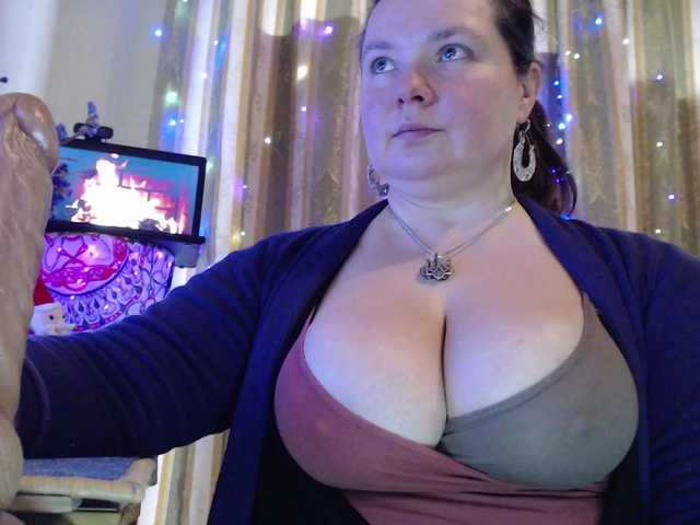 VIPLLLaraVIP's BongaCams show and profile