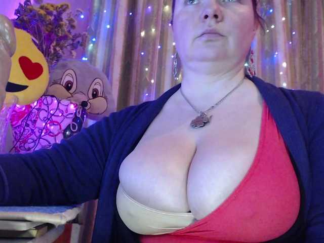 VIPLLLaraVIP's BongaCams show and profile