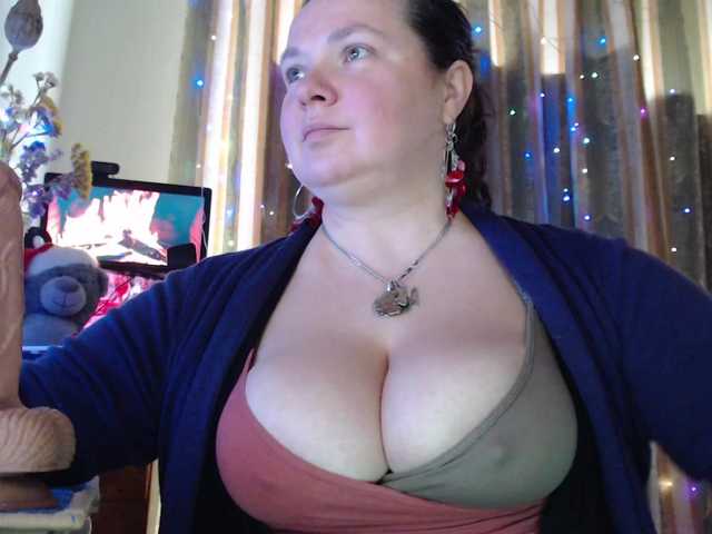 VIPLLLaraVIP's BongaCams show and profile