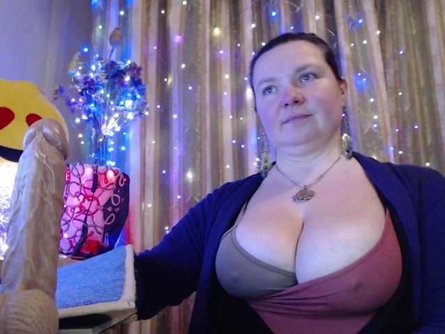 VIPLLLaraVIP's BongaCams show and profile