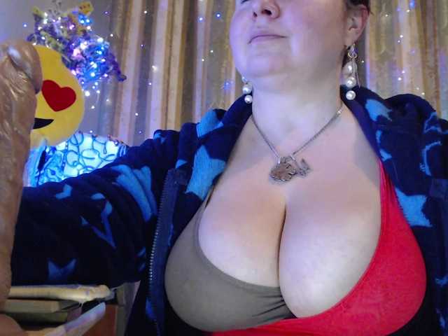 VIPLLLaraVIP's BongaCams show and profile