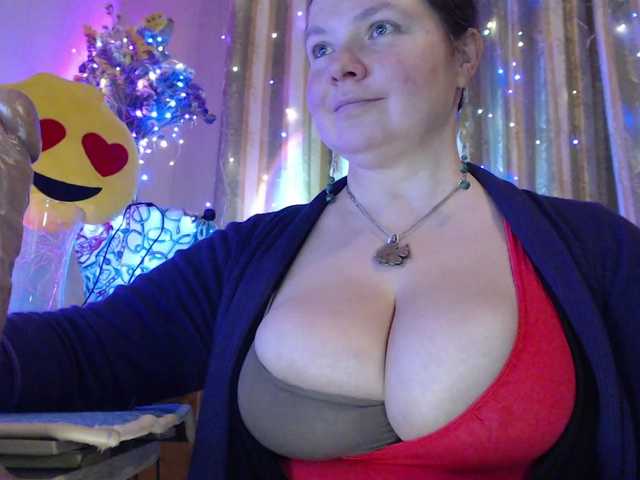VIPLLLaraVIP's BongaCams show and profile