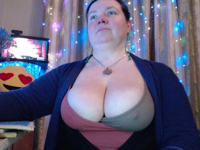 VIPLLLaraVIP's BongaCams show and profile