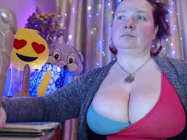 VIPLLLaraVIP's BongaCams show and profile
