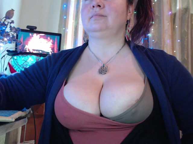 VIPLLLaraVIP's BongaCams show and profile