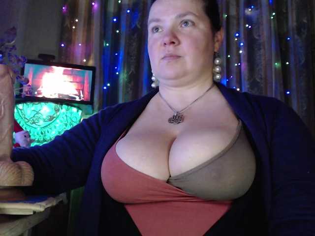 VIPLLLaraVIP's BongaCams show and profile