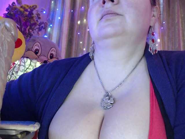 VIPLLLaraVIP's BongaCams show and profile