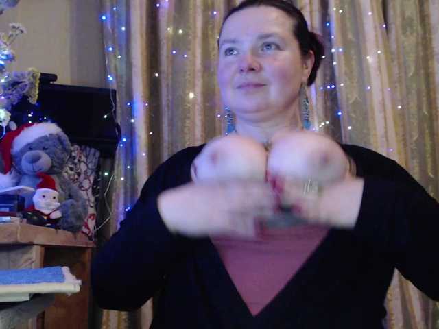 VIPLLLaraVIP's BongaCams show and profile