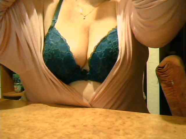 GapeMyHole webcam