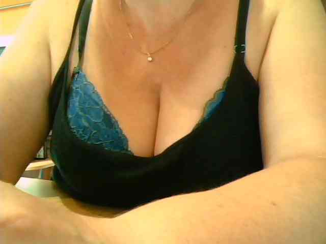 GapeMyHole webcam