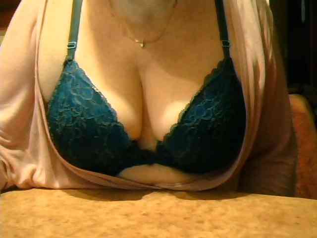 GapeMyHole webcam