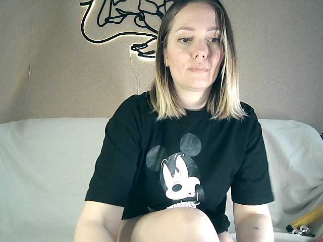 Fragor's BongaCams show and profile