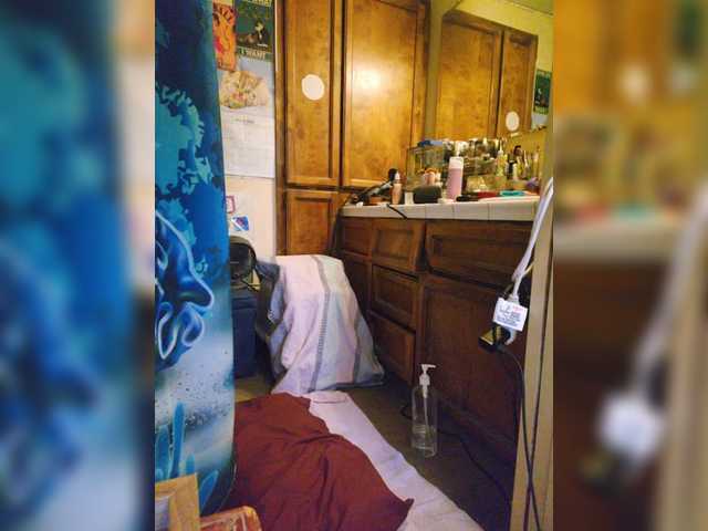 prurient-gem live sex show