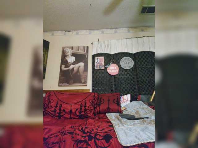 Prurient-Gem's BongaCams show and profile