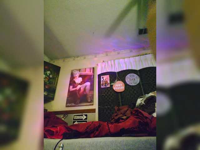 Prurient-Gem's BongaCams show and profile