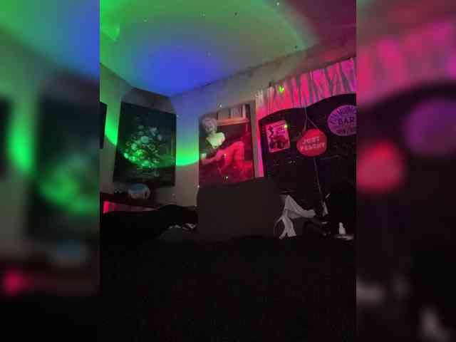 PrurientGem webcam