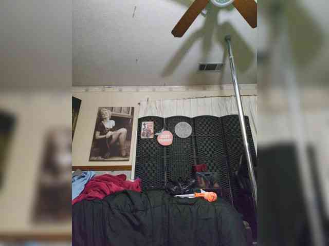 PrurientGem webcam