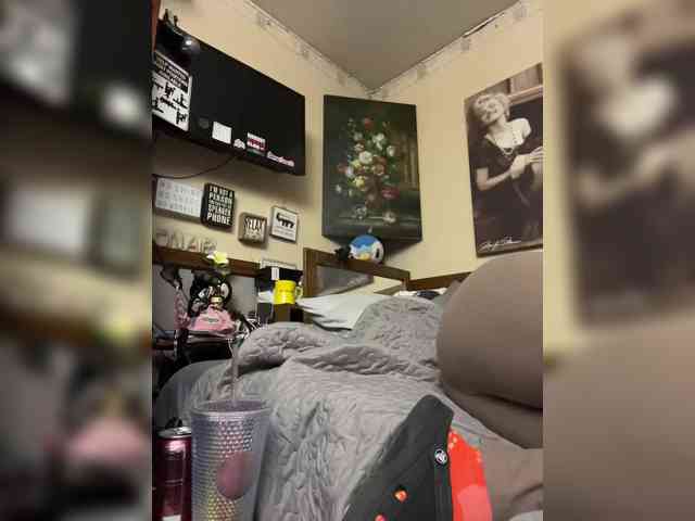 PrurientGem webcam