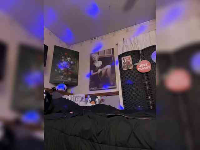PrurientGem webcam