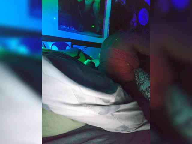 PrurientGem webcam