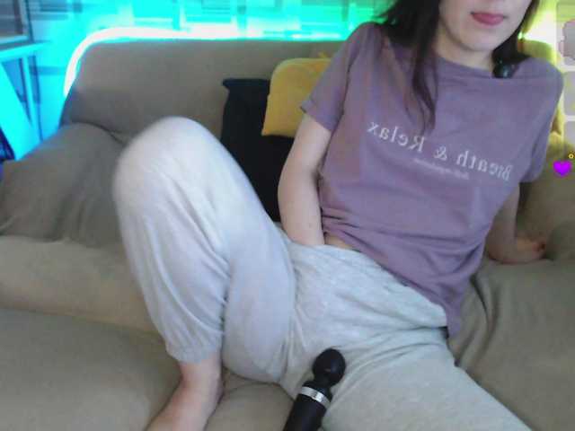 camkittana's BongaCams show and profile