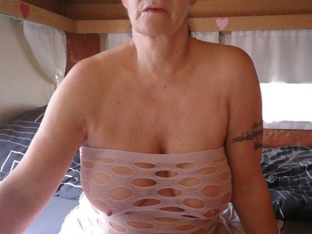 illymaus's BongaCams show and profile