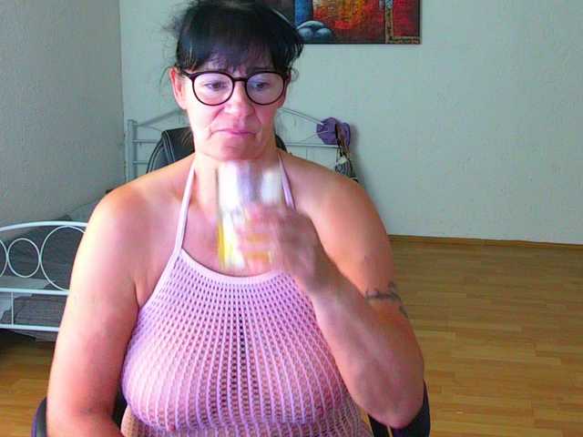 illymaus's BongaCams show and profile