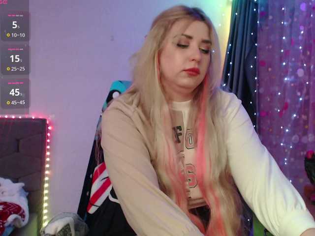 Liliya010's BongaCams show and profile