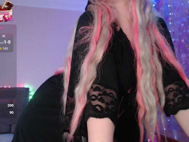 Liliya010's BongaCams show and profile