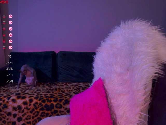 LADYCharmer's BongaCams show and profile