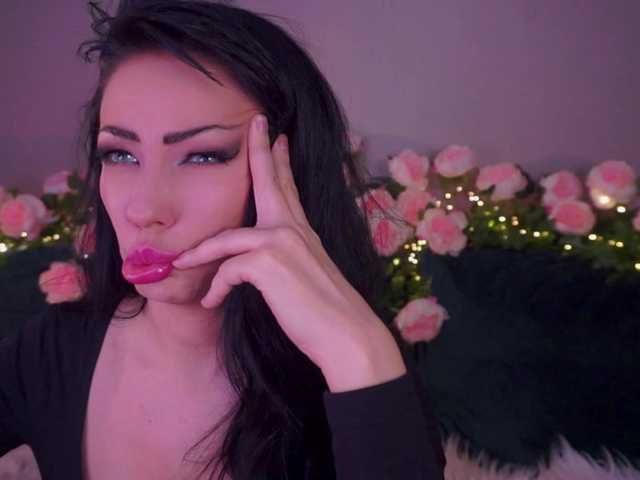 LADYCharmer's BongaCams show and profile