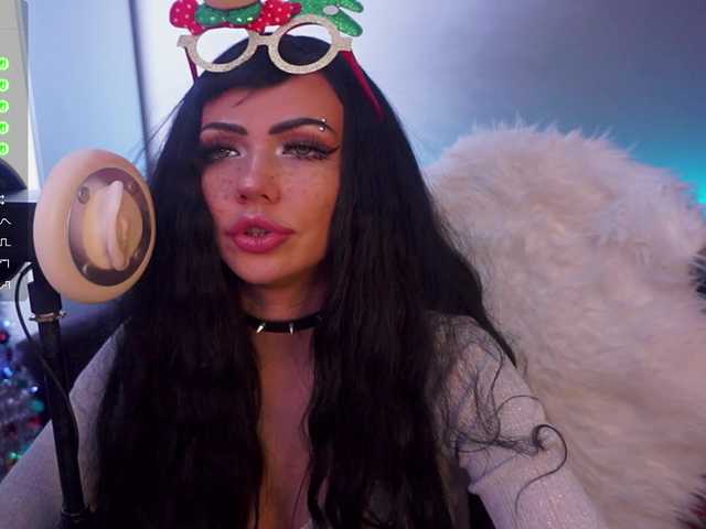 LADYCharmer's BongaCams show and profile