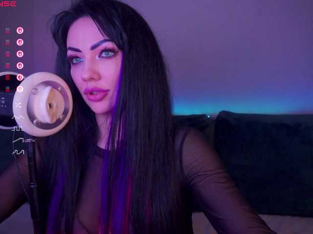 LADYCharmer's BongaCams show and profile